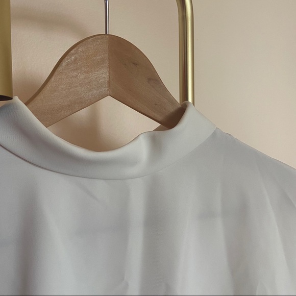 Uniqlo Drape Mock Neck half Sleeve White Blouse - Picture 3 of 6